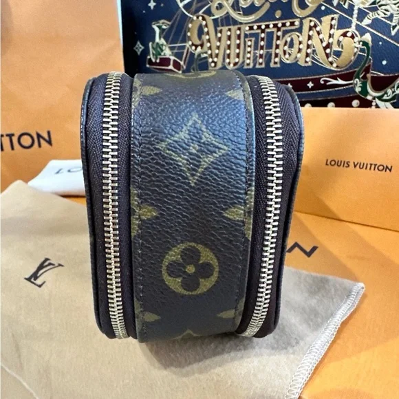 Vintage Louis Vuitton Monogram Toiletry / Make up Bag - Rare - Picture 13 of 16